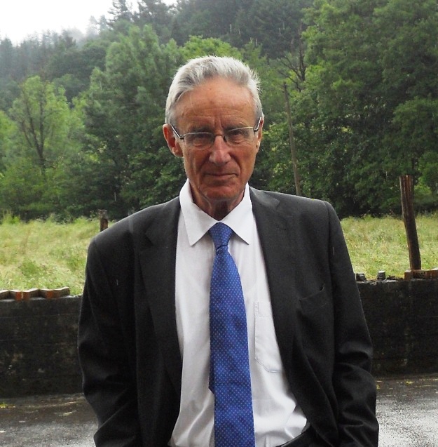 Santiago Petschen